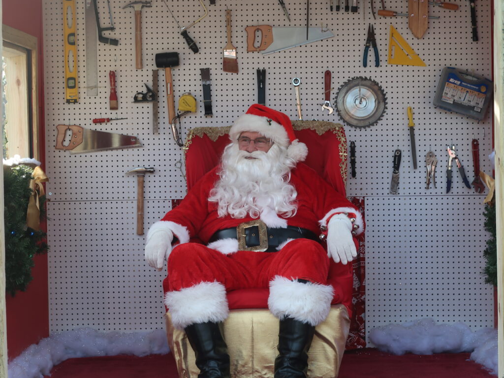 Wallingford PA Real Estate - Neighborhood Santa - Courtesy Of Garden City Fire Dept